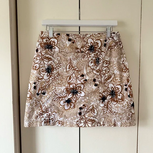 White Stag Stretch Mini Skort Brown Floral Mini Skirt Tropical 97% Cotton Size 6 - Picture 1 of 4